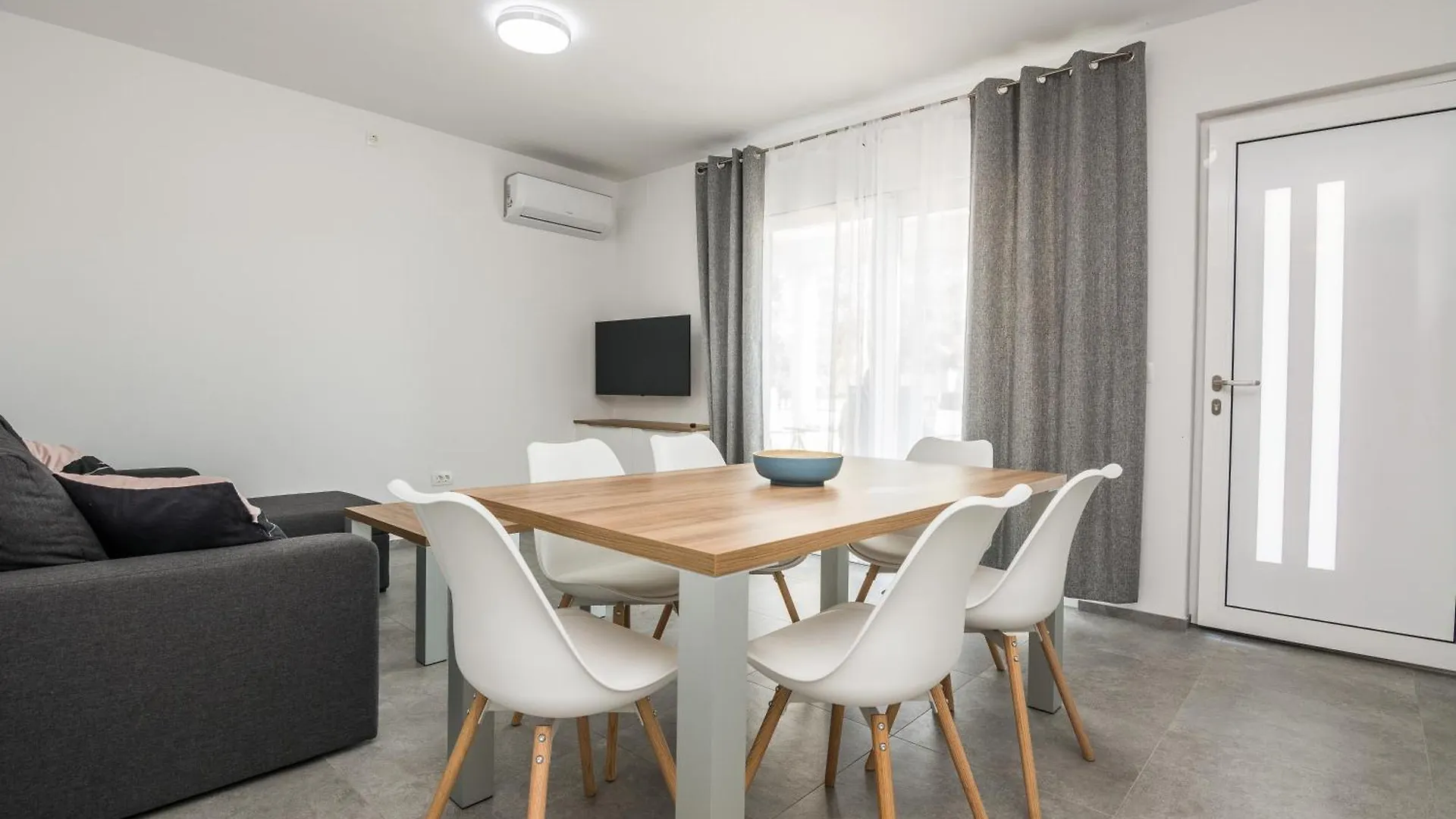 Ferienwohnung Mit Terrasse Vir 0*,